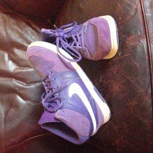 Nike. Purple. Size 6.5Y / 8 women